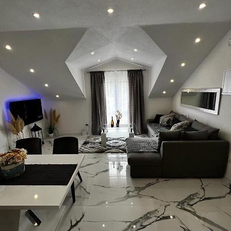 Luxury Apartment Megy Оточац Экстерьер фото